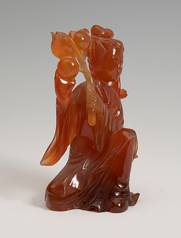 Escultura China de Esteatita con Figura de Guanyin, del Siglo XX