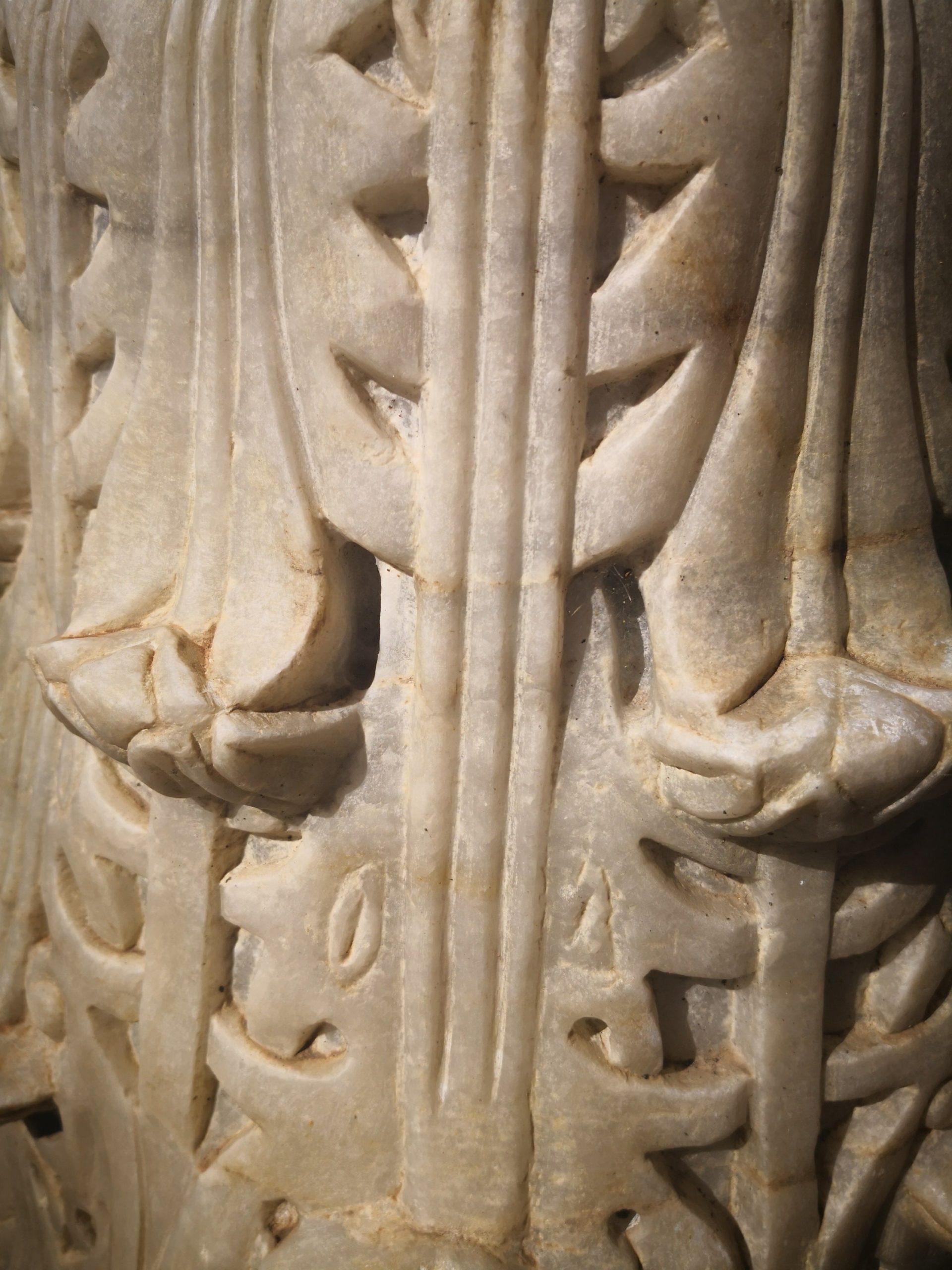 Reproducción de Capitel de Panal de Al-Andalus Tallado a Mano