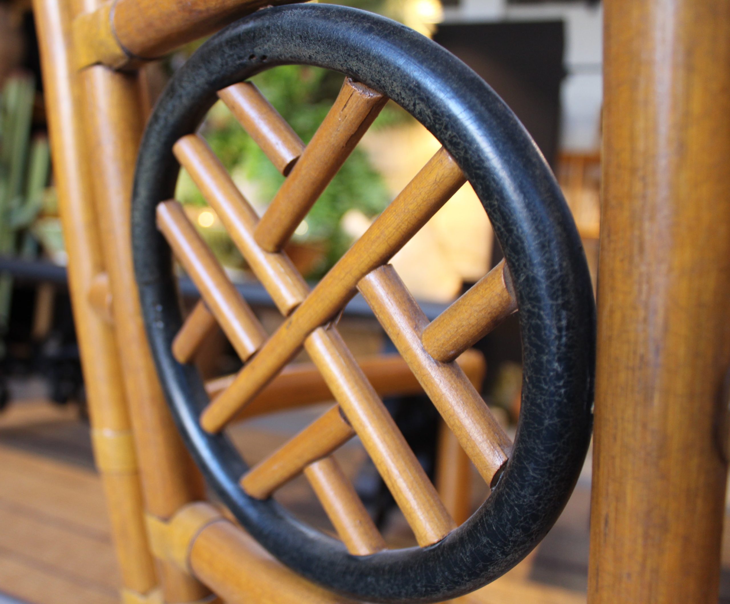 Pareja de Sillas de Bambú de Estilo Oriental, de los Años 80