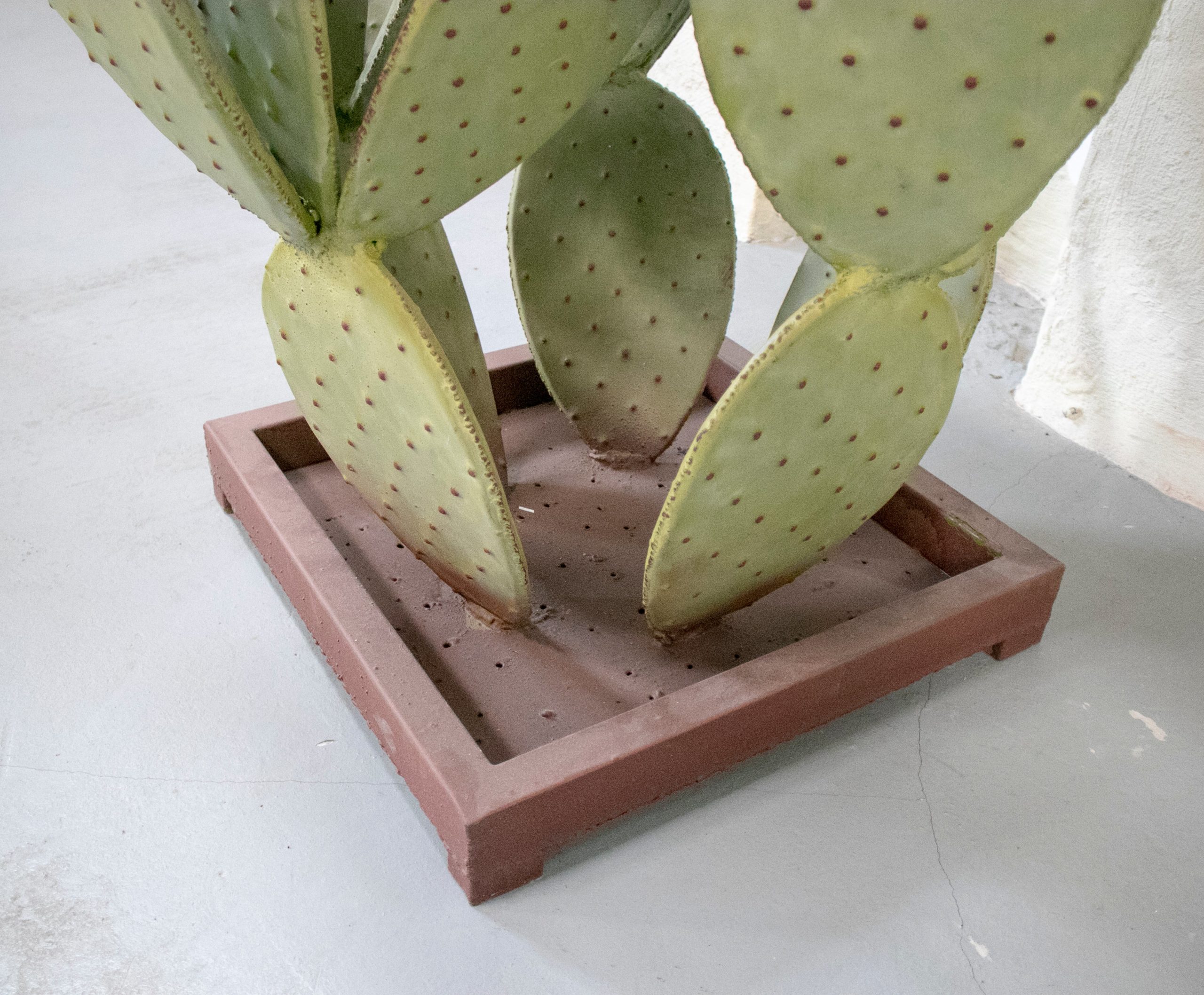 Escultura Francesa en Forma de Cactus de Hierro, de los Años 90