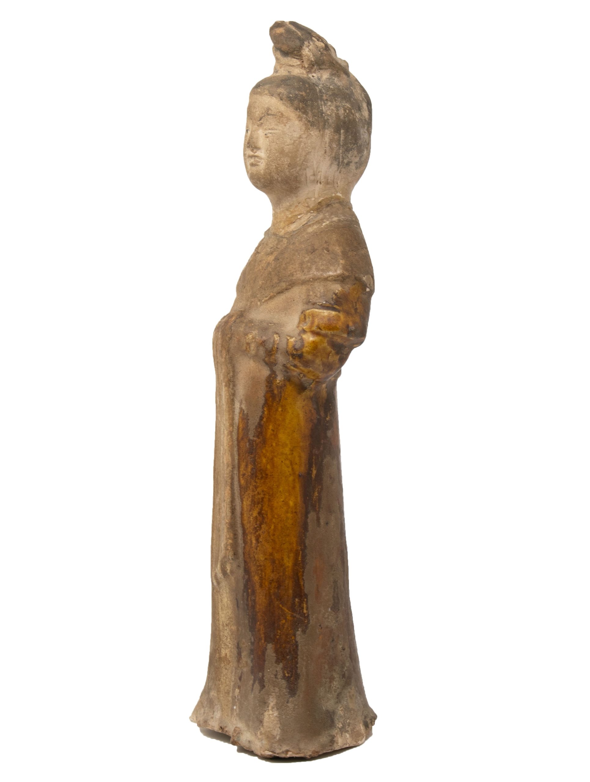Figura de Cerámica China de una Mujer con Traje Tradicional, del Siglo XVI