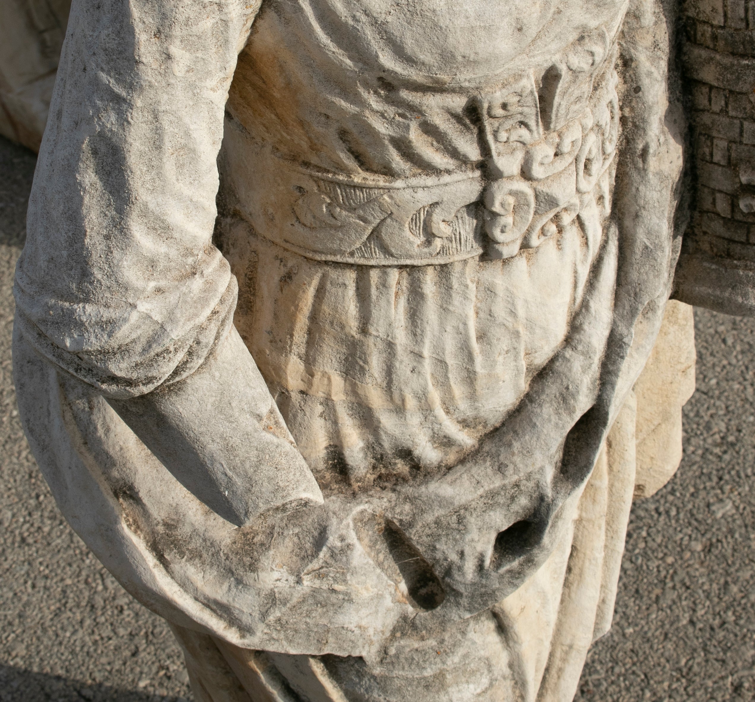 Escultura de Piedra Tallada a Mano de Santa Catalina de Palma, España, del Siglo XVIII