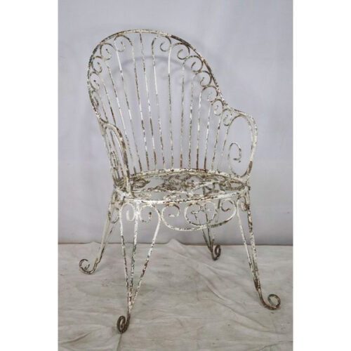 Silla de jardín vintage en hierro forjado blanco decapado
