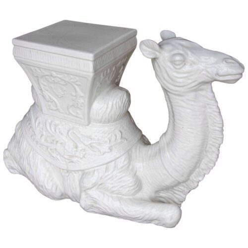 Escultura decorativa de los años 80 de un camello tumbado en cerámica esmaltada blanca