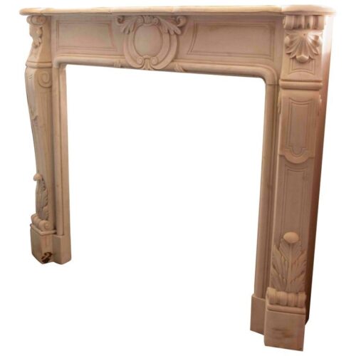 Chimenea de mármol blanco tallado estilo Luis XV